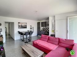 PLOUDALMEZEAU : agréable appartement 3 chambres avec terrasse, jardinet et stationnement